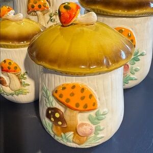 1976 Mushroom Sears Roebuck Vintage Ceramic 8 piece set Containers with Lids